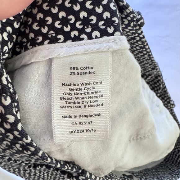 Talbots Women’s Size 6 Floral Print Bermuda Shorts Cotton Black Modest Preppy - Picture 6 of 6